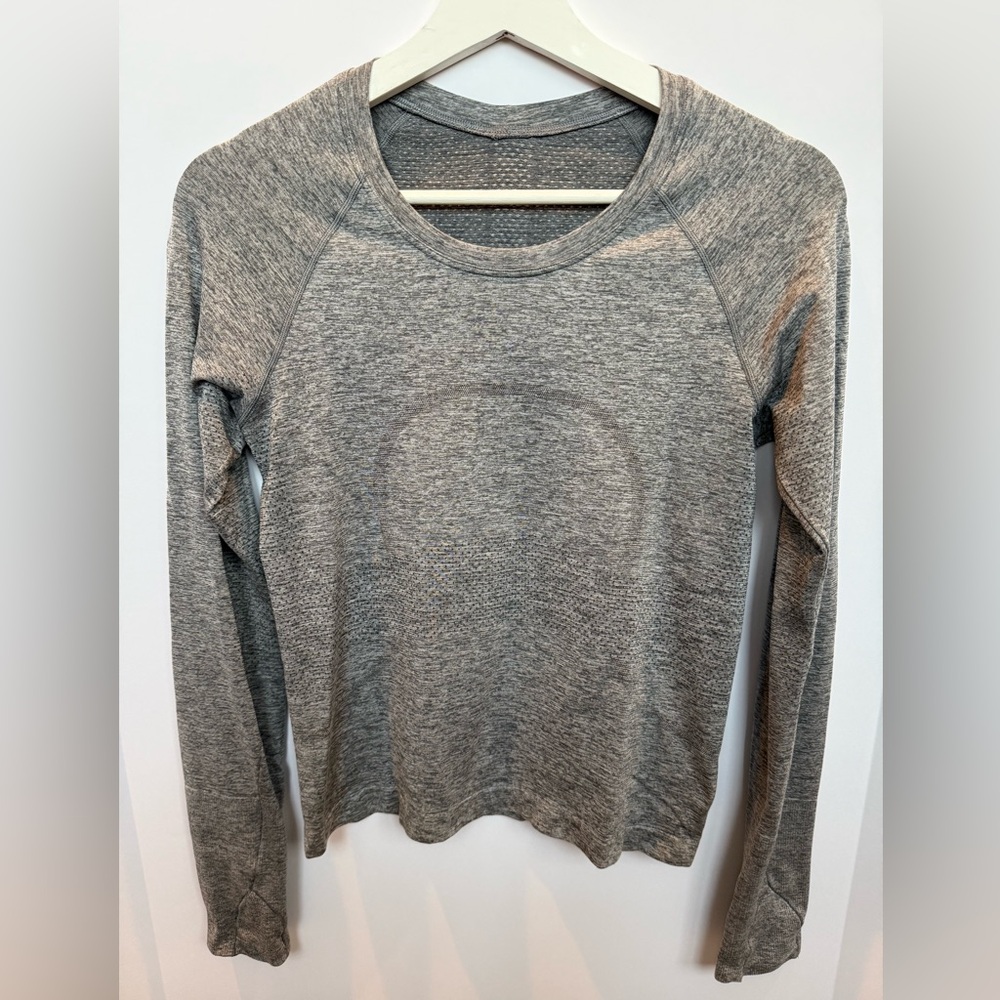 Lululemon Slate/White Swiftly Tech Long-Sleeve Shirt *Waist Length Size 6